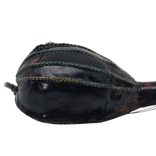 Charger l'image dans la galerie, Luth miniature ancien en écaille de tortue, nacre et métal, fin XIXᵉ - début XXᵉ siècle Le Charme des Violettes - Brocante en ligne
