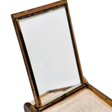 Charger l'image dans la galerie, Minaudière Art déco en laiton doré et nacre, poudrier, manucure &amp; rouge à lèvres, années 1925–1935
