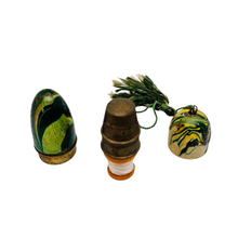 Charger l'image dans la galerie, Nécessaire à couture de sac en laiton décoré, années 1930–1940
