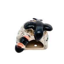 Charger l&#39;image dans la galerie, Suspension murale en céramique Nid d’hirondelles, années 1950-1970 Le Charme des Violettes - Brocante en ligne
