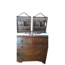 Afbeelding in Gallery-weergave laden, Paire d&#39;étagères vintage en rotin tressé, années 1970 Le charme des violettes - Brocante en ligne
