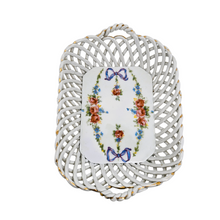 Load image into Gallery viewer, Petit panier ajouré en porcelaine au décor floral et rubans, fin XIXᵉ – début XXᵉ siècle Le Charme des Violettes - Brocante en ligne
