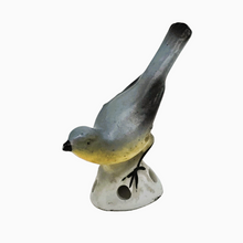 Load image into Gallery viewer, Parre-gouttes oiseau en porcelaine pour cafetière ou théière, années 1925-1940
