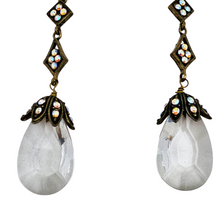 Afbeelding in Gallery-weergave laden, Pendants d&#39;oreilles au charme rétro en métal et résine, années 1970-1980
