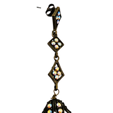 Afbeelding in Gallery-weergave laden, Pendants d&#39;oreilles au charme rétro en métal et résine, années 1970-1980
