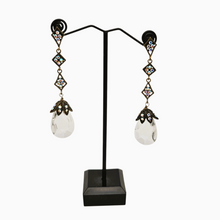 Afbeelding in Gallery-weergave laden, Pendants d&#39;oreilles au charme rétro en métal et résine, années 1970-1980
