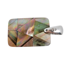 Load image into Gallery viewer, Pendentif en mosaïque de nacre et bélière en argent 925, années 1990-2010 Le Charme des Violettes - Brocante en ligne
