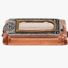 Load image into Gallery viewer, Pendentif sanctuaire de poche Art déco, Tchécoslovaquie, années 1920-1930
