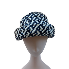 Charger l&#39;image dans la galerie, Chapeau de paille blanc et bleu vintage, années 1950
