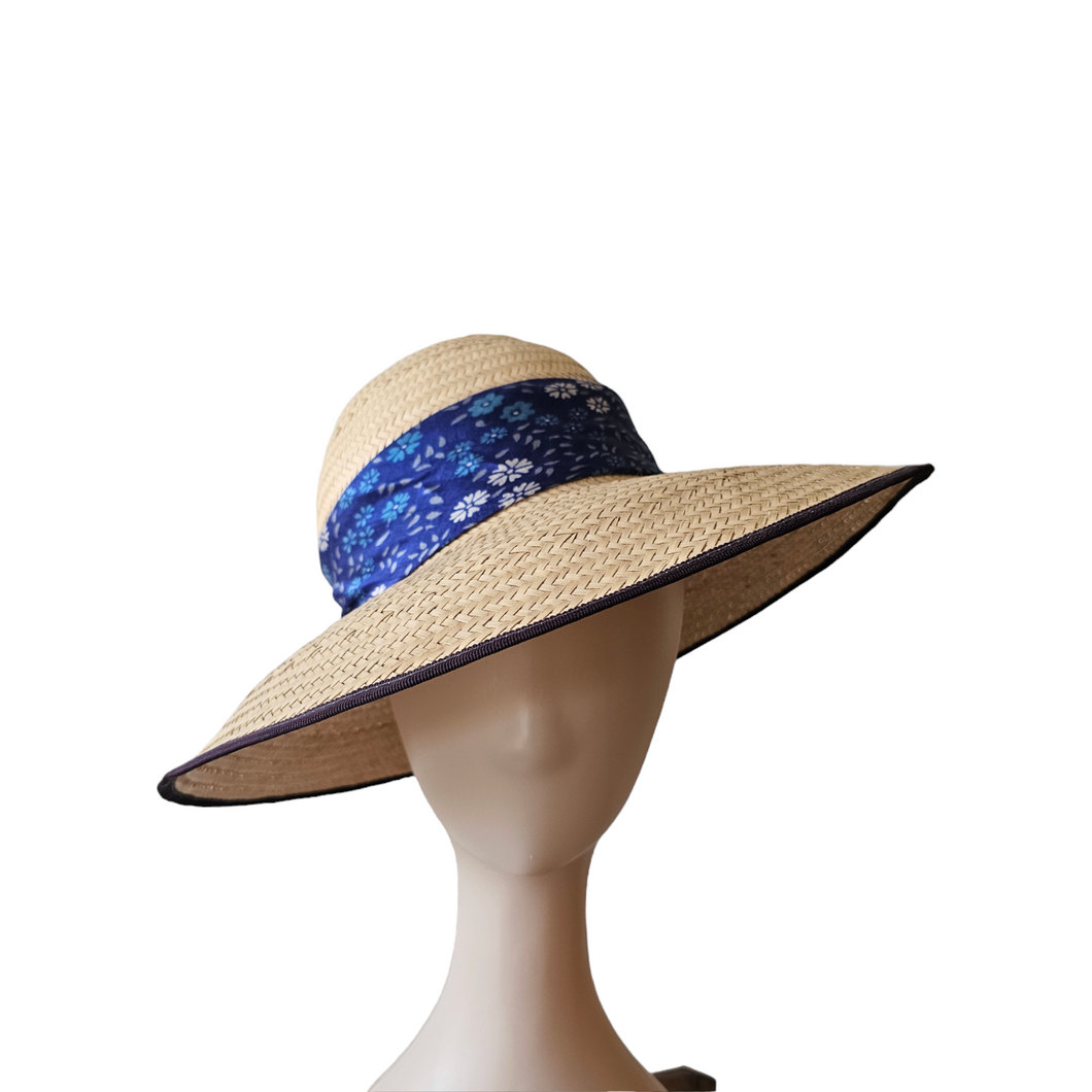 Chapeau de paille vintage et foulard en soie