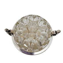 Load image into Gallery viewer, Pique-fleurs vase VMC Reims en verre moulé-pressé et métal argenté à angelots – France, vers 1930-1950 Le Charme des Violettes - Brocante en ligne
