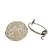 Load image into Gallery viewer, Pique-fleurs vase VMC Reims en verre moulé-pressé et métal argenté à angelots – France, vers 1930-1950 Le Charme des Violettes - Brocante en ligne

