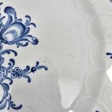 Load image into Gallery viewer, Boch La Louvière. Fine earthenware dish with white and blue floral decoration, 19th century
