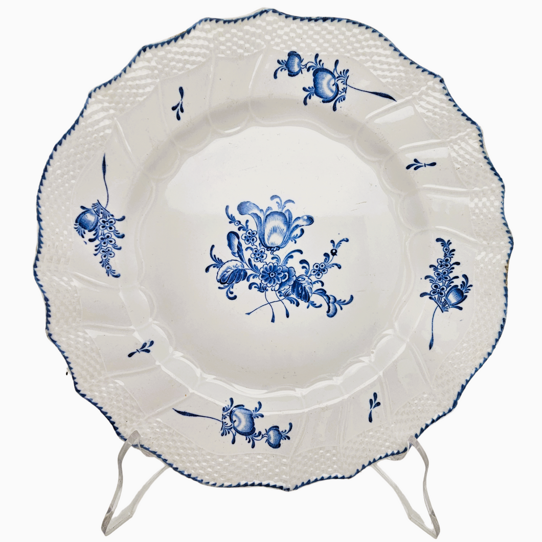 Boch La Louvière. Fine earthenware dish with white and blue floral decoration, 19th century