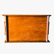 Afbeelding in Gallery-weergave laden, Plateau Art nouveau en verre peint et bois, années 1900-1915
