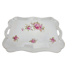 Charger l&#39;image dans la galerie, Plateau en porcelaine au décor de roses, début XXᵉ siècle Le Charme des Violettes - Brocante en ligne
