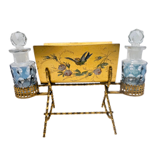 Charger l'image dans la galerie, Porte-lettres en métal doré peint à la main avec deux flacons, fin XIXè - début XXè
