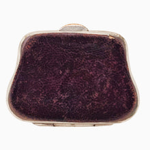 Charger l'image dans la galerie, Porte-monnaie miniature « Souvenir » en cuir bordeaux, fin XIXè - début XXè Le Charme des Violettes - Brocante en ligne
