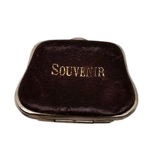 Charger l'image dans la galerie, Porte-monnaie miniature « Souvenir » en cuir bordeaux, fin XIXè - début XXè Le Charme des Violettes - Brocante en ligne
