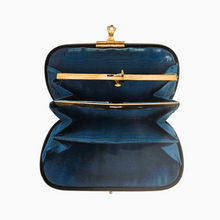 Charger l'image dans la galerie, Porte-monnaie de sac en écaille et laiton, Belle Époque France, fin XIXᵉ – tout début XXᵉ siècle
