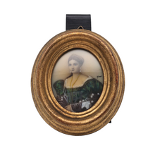 Load image into Gallery viewer, Miniature sur ivoire, portrait d&#39;une élégante, XIXe
