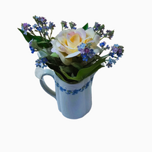 Load image into Gallery viewer, Pot à eau Art nouveau en porcelaine blanche à décor de myosotis, années 1900
