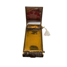 Charger l&#39;image dans la galerie, ✨ Nécessaire Art Déco en peau de serpent et laiton, Poudrier, manucure &amp; rouge à lèvres, vers 1925-1935 Le Charme des Violettes - Brocante en ligne
