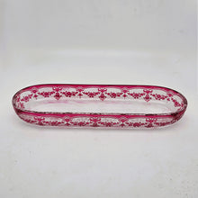 Load image into Gallery viewer, Val Saint-Lambert - Ravier en cristal doublé rose décor gravé à l'acide, estampillé, circa 1900 Le Charme des Violettes - Brocante en ligne
