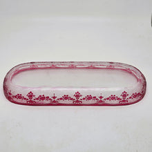 Load image into Gallery viewer, Val Saint-Lambert - Ravier en cristal doublé rose décor gravé à l'acide, estampillé, circa 1900 Le Charme des Violettes - Brocante en ligne
