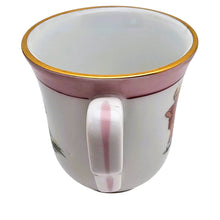 Load image into Gallery viewer, Charmant service pour bébé en porcelaine de Limoges – assiette chauffante et tasse – décor enfantin, années 1950 Le Charme des Violettes - Brocante en ligne
