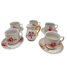 Charger l'image dans la galerie, Petit service à poupée en porcelaine décor roses et dorure – 11 pièces Le Charme des Violettes - Brocante en ligne
