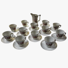 Load image into Gallery viewer, Service  à café ou à chocolat Art nouveau en porcelaine blanche fleurie de petites roses pour 12 personnes, années 1900
