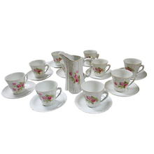 Load image into Gallery viewer, Service  à café ou à chocolat Art nouveau en porcelaine blanche fleurie de petites roses pour 12 personnes, années 1900
