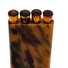 Charger l'image dans la galerie, Nécessaire de manucure de sac Art déco en bakélite et métal marqué D.R.G.M., Allemagne, années 1920–1930 Le Charme des Violettes - Brocante en ligne
