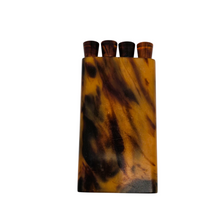 Charger l'image dans la galerie, Nécessaire de manucure de sac Art déco en bakélite et métal marqué D.R.G.M., Allemagne, années 1920–1930 Le Charme des Violettes - Brocante en ligne
