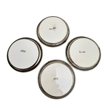 Charger l'image dans la galerie, Lot de 4 sous-verres en céramique décorée? XXᵉ siècle Le Charme des Violettes - Brocante en ligne
