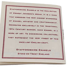 Load image into Gallery viewer, Staffordshire Enamels, Boîte en porcelaine émaillée « Zodiaque », années 1970-1980 Le Charme des Violettes - Brocante en ligne
