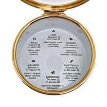 Load image into Gallery viewer, Staffordshire Enamels, Boîte en porcelaine émaillée « Zodiaque », années 1970-1980 Le Charme des Violettes - Brocante en ligne
