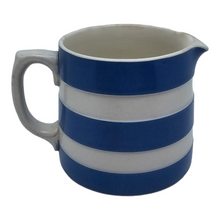 Charger l&#39;image dans la galerie, T.G. Green &amp; Co. Cornish kitchen ware. Pot à lait vintage blanc et bleu.
