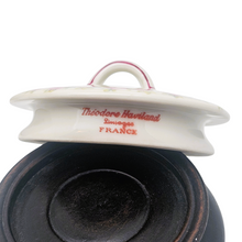 Charger l'image dans la galerie, Limoges, Haviland, Petite théière en porcelaine à  décor de roses, années 1930-1950 Le Charme des Violettes - Brocante en ligne
