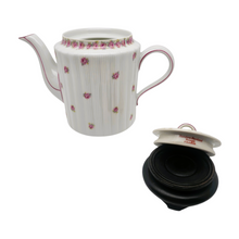 Charger l'image dans la galerie, Limoges, Haviland, Petite théière en porcelaine à  décor de roses, années 1930-1950 Le Charme des Violettes - Brocante en ligne
