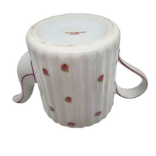 Charger l'image dans la galerie, Limoges, Haviland, Petite théière en porcelaine à  décor de roses, années 1930-1950 Le Charme des Violettes - Brocante en ligne
