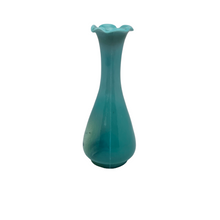 Afbeelding in Gallery-weergave laden, Vintage corolla vaas in turquoise opaline glas
