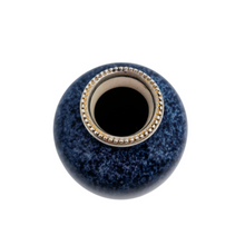 Charger l'image dans la galerie, Petit vase soliflore émaillé bleu moucheté, monture en métal argenté, inspiration Sèvres, Europe centrale vers 1930 Le Charme des Violettes - Brocante en ligne
