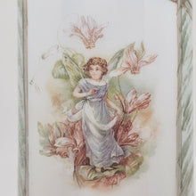 Charger l'image dans la galerie, Vase Art nouveau en opaline peinte à décor de jeune femme et fleurs, vers 1900 Le Charme des Violettes - Brocante en ligne
