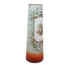 Charger l'image dans la galerie, Vase Art nouveau en opaline peinte à décor de jeune femme et fleurs, vers 1900 Le Charme des Violettes - Brocante en ligne

