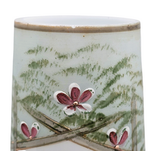 Charger l'image dans la galerie, Vase Art nouveau en opaline peinte à décor de jeune femme et fleurs, vers 1900 Le Charme des Violettes - Brocante en ligne
