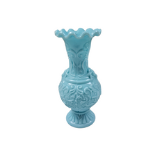 Charger l&#39;image dans la galerie, Portieux Vallerysthal XIXème. Vase en verre opalin turquoise à têtes de bélier et arabesques
