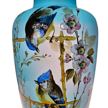 Charger l&#39;image dans la galerie, Grand vase en opaline bleue à décor d’oiseaux, vers 1885-1910 Le Charme des Violettes - Brocante en ligne
