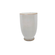 Afbeelding in Gallery-weergave laden, Petit vase en opaline blanche à décor de violettes peint à la main – France, vers 1900 Le Charme des Violettes - Brocante en ligne
